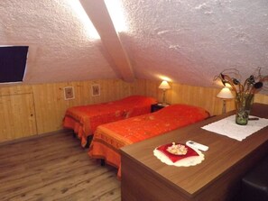 1 quarto, Wi-Fi de cortesia, roupa de cama