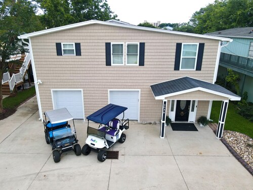 Surfside Beach. 7 BR 4 BA beach house in Oceanside Village gated community. 