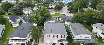 Surfside Beach. 7 BR 4 BA beach house in Oceanside Village gated community. 