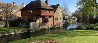 Crippens, Truly Scrumptious, Historic, Wood Fire,Parking, EV, Extremely Central