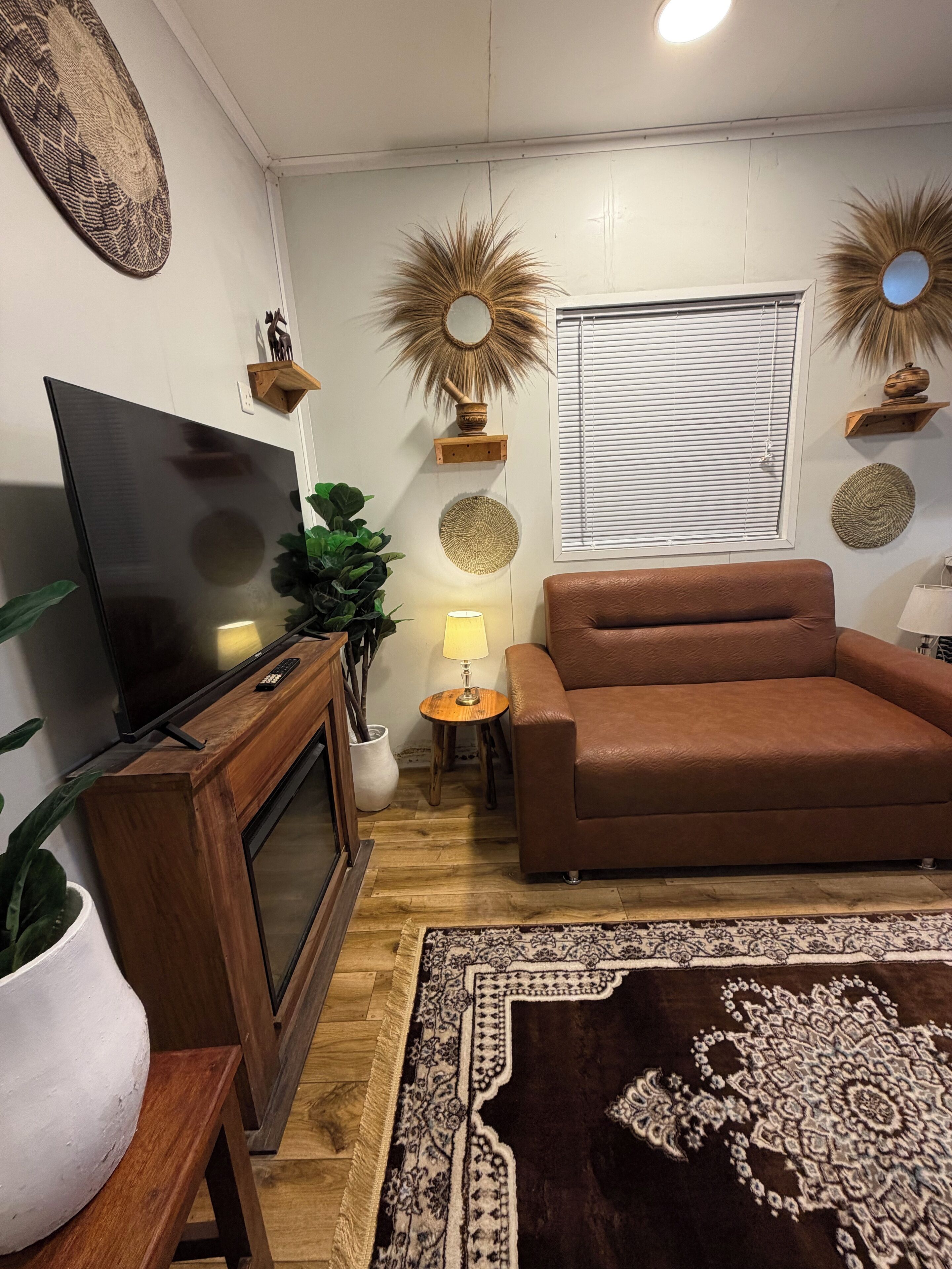 Villa | Living area | 40-inch Smart TV with digital channels, fireplace, Netflix