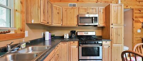 Cabin, Multiple Beds, Kitchen | Private kitchen