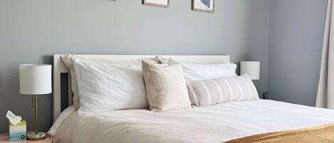 2 bedrooms, desk, free WiFi, bed sheets