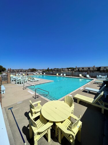 2 BR 2 BA Condo in Kitty Hawk 