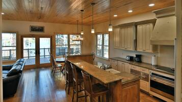 Cabin, nhiều giường, bếp | Bếp riêng | Tủ lạnh, lò vi sóng, lò nướng, bếp nấu