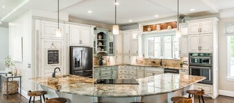 Stunning Luxury Villa on the Lake - Play in Nashville, Relax at the Lake!