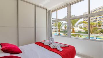 1 slaapkamer, een strijkplank/strijkijzer, gratis wifi, beddengoed