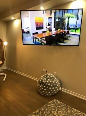 Interior - Niagara Relaxing Getaway - La Maison de Niagara (Niagara Falls)