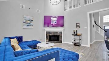 Smart TV, books, stereo