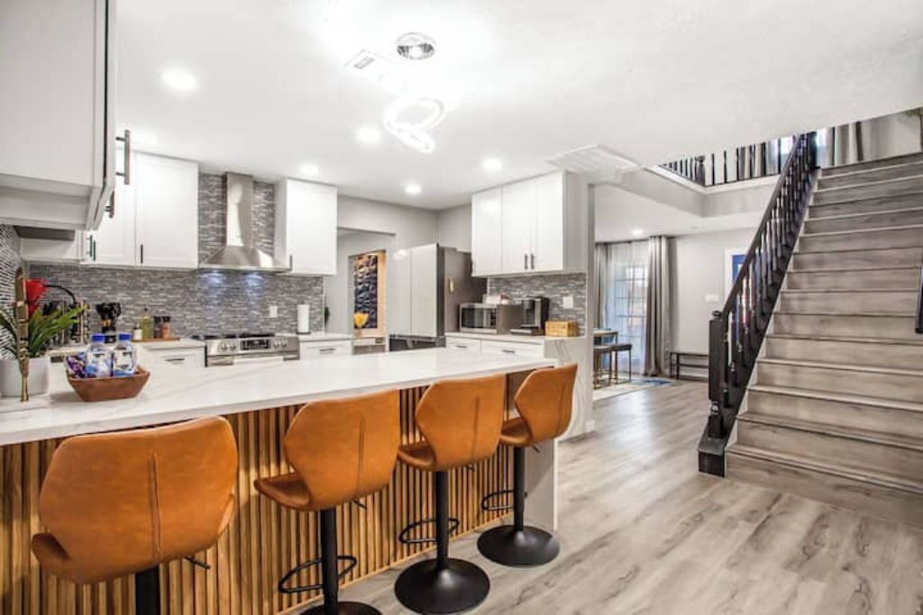 Réfrigérateur, micro-ondes, four, lave-vaisselle