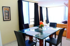Apartment | Dining - 2 Bedroom Apartment 2c19 With Pool (Cartagena)
