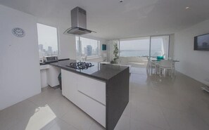 Leilighet | Eget kjøkken | Kjøleskap, mikrobølgeovn, kokeplater og oppvaskmaskin