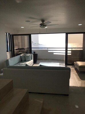 Leilighet | Oppholdsområde | TV