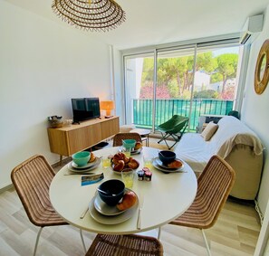 Dining - Sérénité - Appartement une chambre proche de la plage (La Grande-Motte)