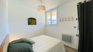 1 camera, ferro/asse da stiro, Wi-Fi