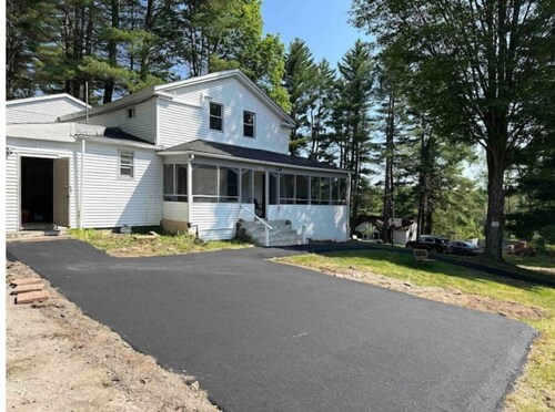 beautiful 2 bedrooms house upstate unit C. 