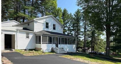 beautiful 2 bedrooms house upstate unit C.