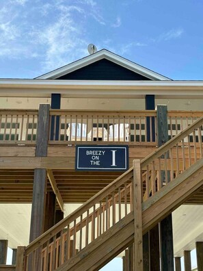Exterior detail - Breezy Ocean View/Sleeps 10/Steps To Beach/Central (Bolivar Peninsula)