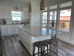 Fridge, microwave, oven, stovetop - Ocean Views, Steps to Beach, Sleeps 10, Pet Friendly, BBQ, Guest Favorite (Bolivar Peninsula)