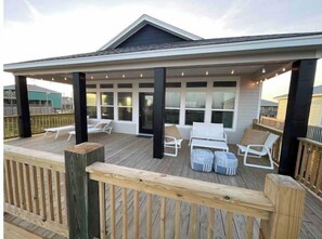 Terrace/patio - Ocean Views, Steps to Beach, Sleeps 10, Pet Friendly, BBQ, Guest Favorite (Bolivar Peninsula)