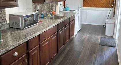 Amazing 4 bedroom house upstate.E unit 1th floor.