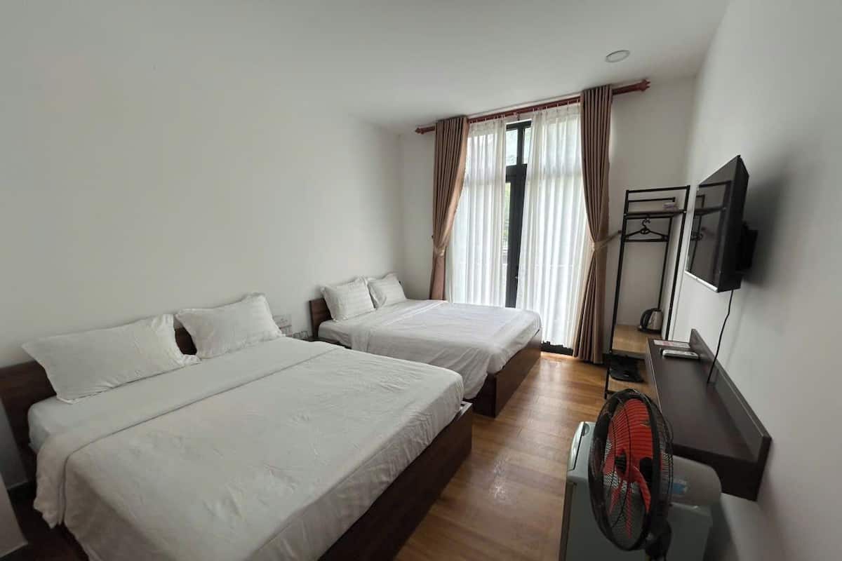 Basic Double Room, 2 Katil Ratu (Queen), City View | Peralatan tempat tidur hipoalergenik, tilam berlapik, meja 