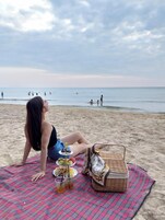 On the beach, free beach shuttle, beach bar