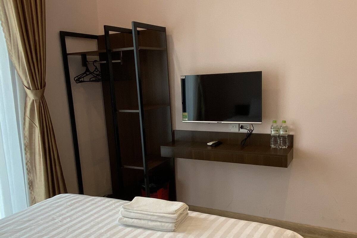 Peralatan tempat tidur hipoalergenik, tilam berlapik, meja 