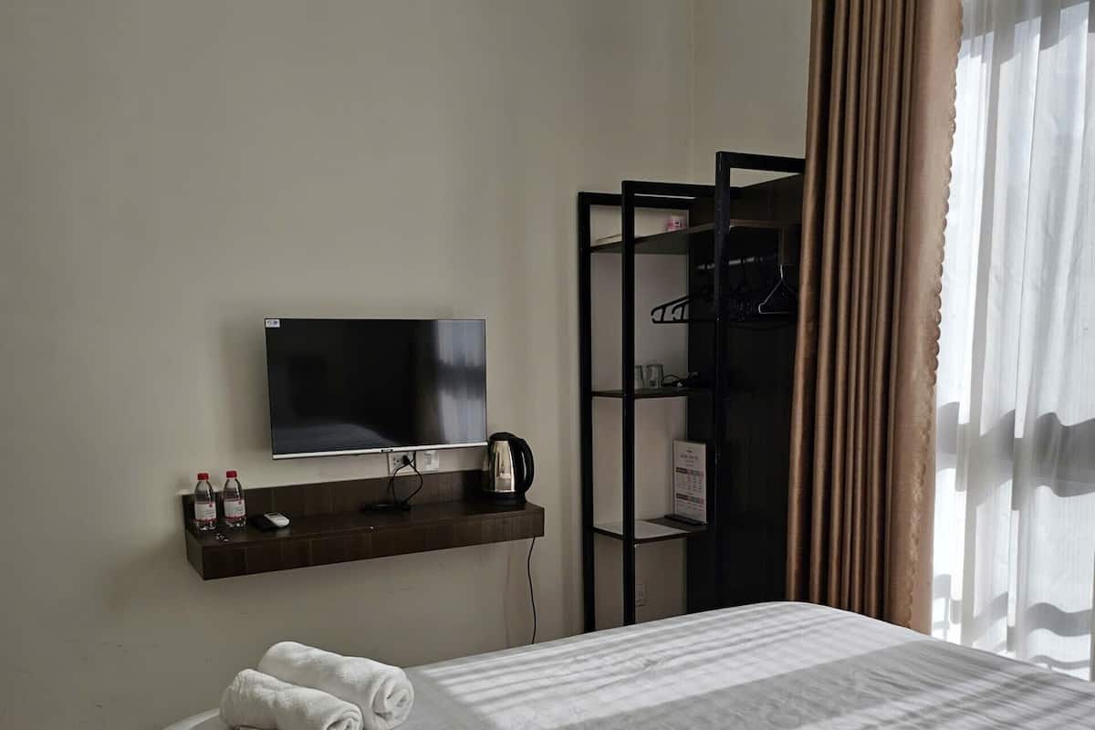 Peralatan tempat tidur hipoalergenik, tilam berlapik, meja 