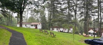 Beautiful private studio for Couple or single , private entrance! Studio A 