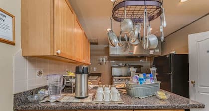 Chaz River Suite Summ