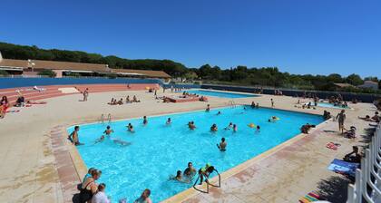 Villa de plain pied, dans résidence avec piscine, 10mn des plages.