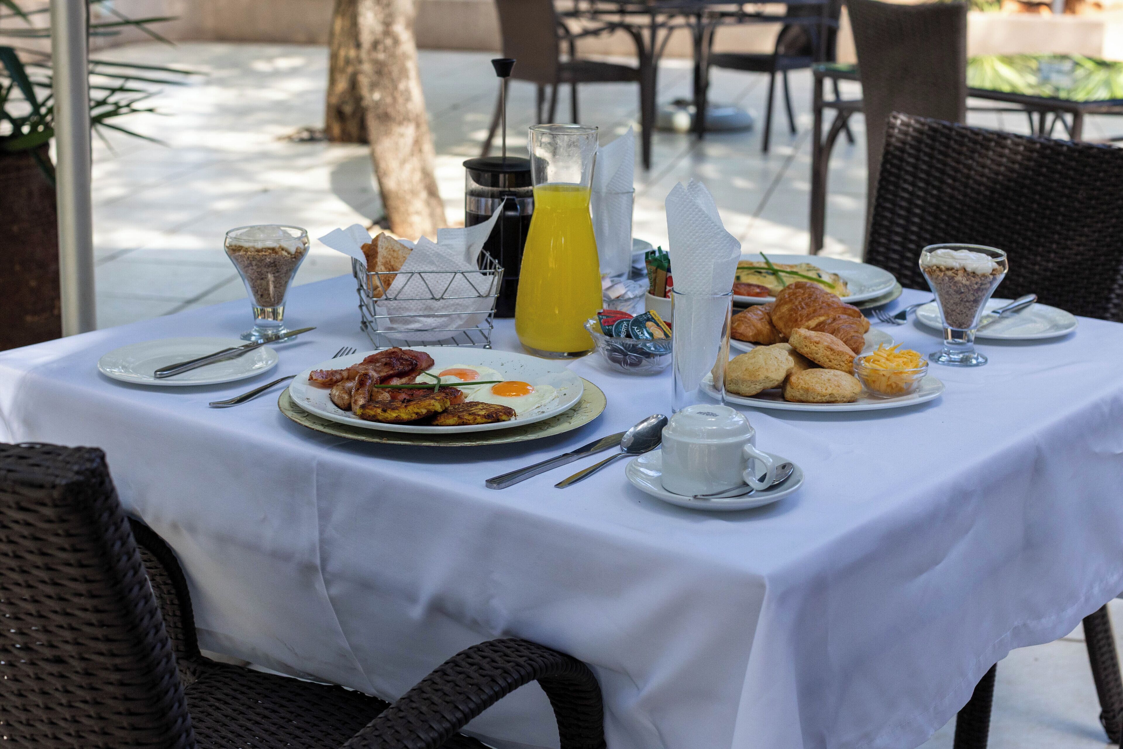 Free daily full breakfast 