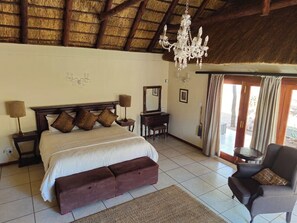 Honeymoon Double Room | 1 bedroom, premium bedding, pillow-top beds, in-room safe - Phakela Private Lodge (Thabazimbi)