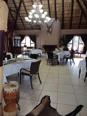Restaurant - Phakela Private Lodge (Thabazimbi)