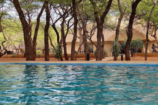 Kolam renang outdoor