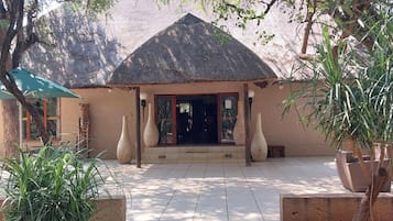 Fachada de la propiedad