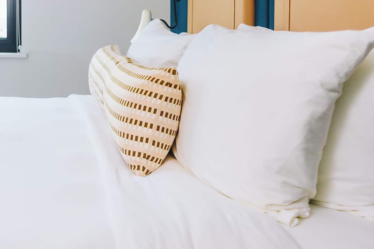 1 bedroom, premium bedding, down comforters, desk