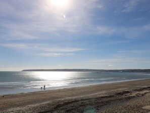 Beach nearby - Bosulla Shepherds Hut (Penzance)