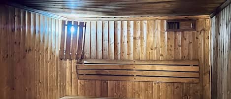 Turkish bath/hammam, body treatments, hydrotherapy, aromatherapy
