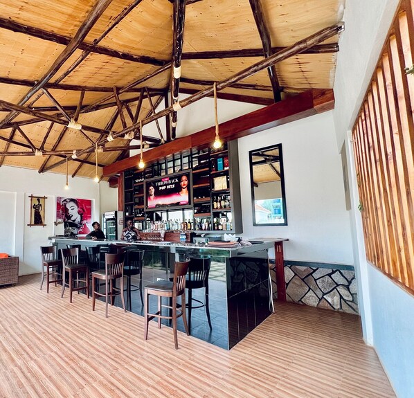 Bar (on property) - Infinity Hotel Kampala (Kampala)