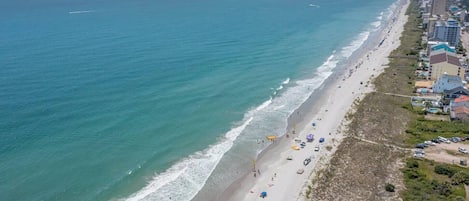 Una spiaggia nelle vicinanze