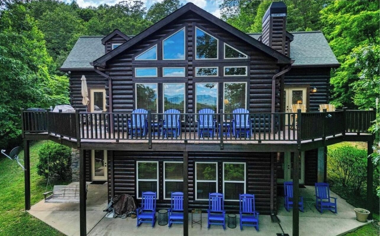 Luxury Log Cabin Hideaway Near Lake Chatuge w/ 2 Master Suites