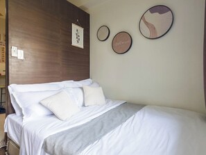 1 bedroom, WiFi, bed sheets - Contemporary-Designed 1BR Condo Near Ayala with Netflix (Makati)