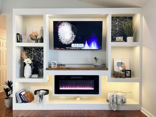 Stylish 3B/2Ba Condo-Sleeps 6. Close to Florence Center, Shopping & Airport.