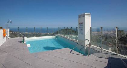 Modern new apartment in Mijas
