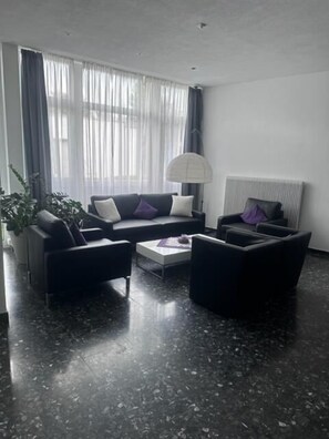 Living area - Comfortable, functional and compact Doris apartment with indoor pool (Seefeld in Tirol)