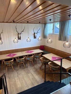 Dining - Comfortable, functional and compact Doris apartment with indoor pool (Seefeld in Tirol)