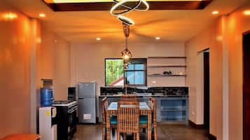 Fridge, stovetop, coffee/tea maker, toaster