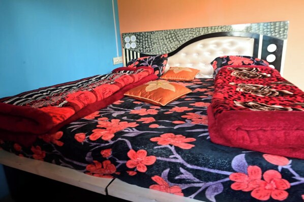 Chambre Double Deluxe | Bureau, Wi-Fi gratuit, draps fournis